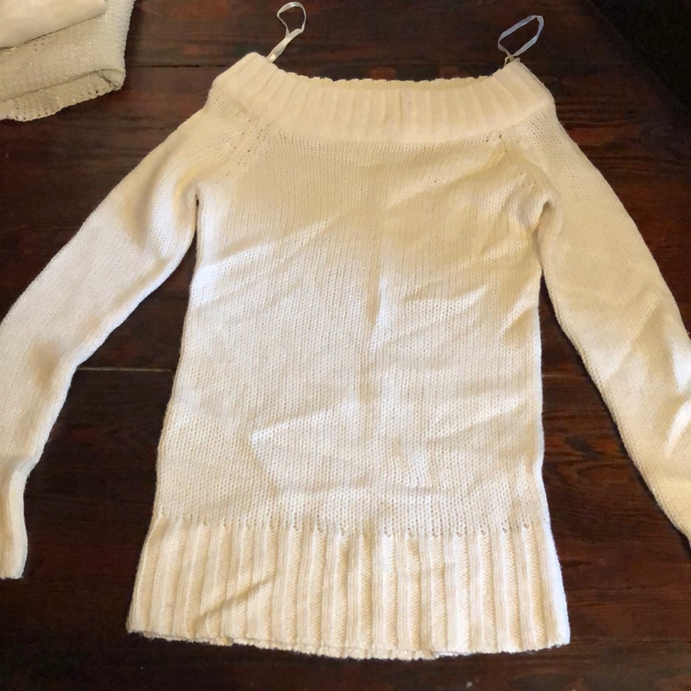 Decree sweater